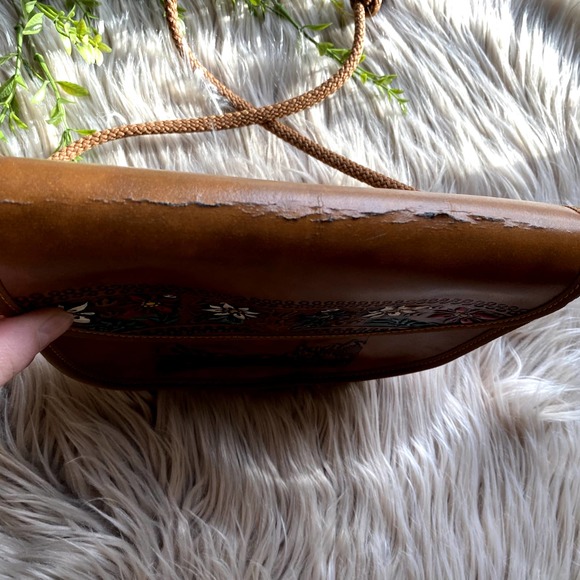 *SOLD* Vintage Leather Hand-Tooled Purse - Picture 3 of 8